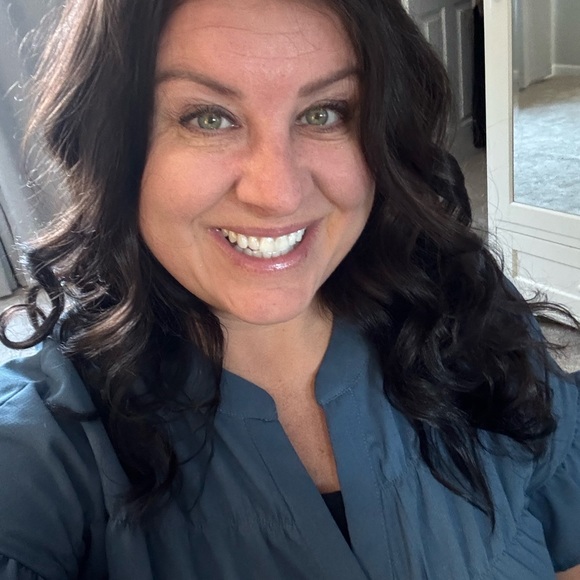 Meet your Posher, Shawna - Picture 2 of 2